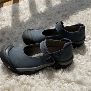 KEEN BLUE ATHLETIC SLIP ON MARY JANES SZ 8 NWOT/B